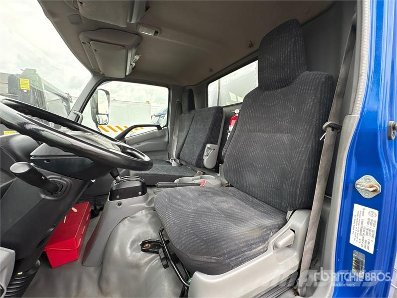 Hino 195 4x2 Refrigerated Truck С температурен контрол