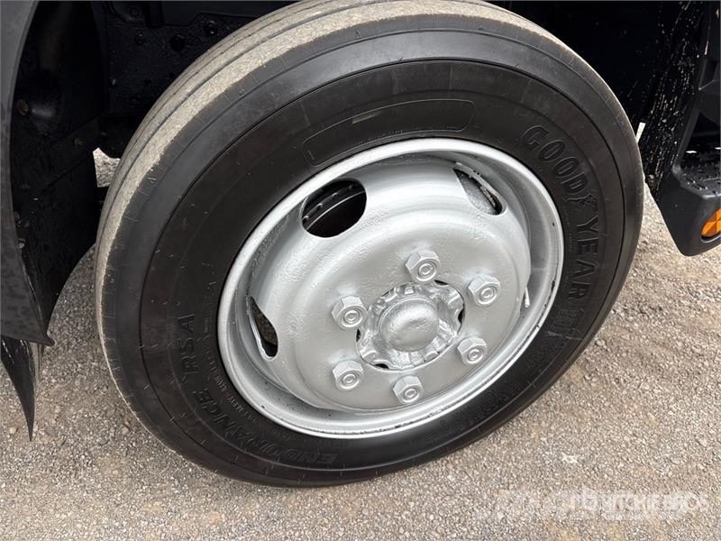 Hino 195 4x2 Refrigerated Truck С температурен контрол