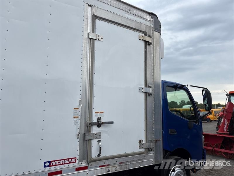 Hino 195 4x2 Refrigerated Truck С температурен контрол