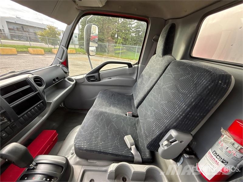 Hino 195 4x2 Refrigerated Truck Skapbiler Frys/kjøl/varme
