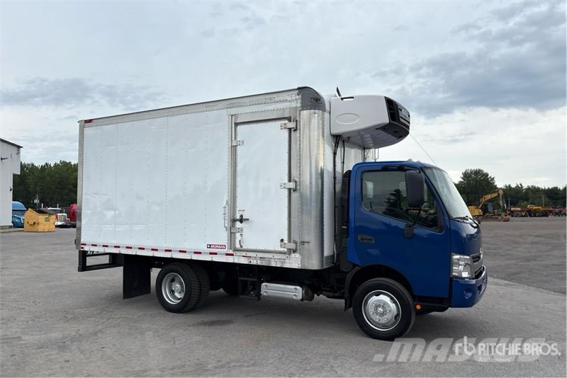 Hino 195 4x2 Refrigerated Truck С температурен контрол