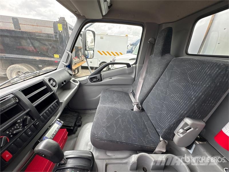Hino 195 4x2 Refrigerated Truck С температурен контрол