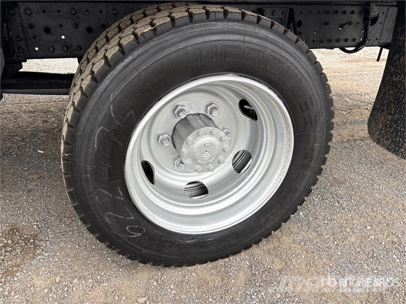 Hino 195 4x2 Refrigerated Truck С температурен контрол