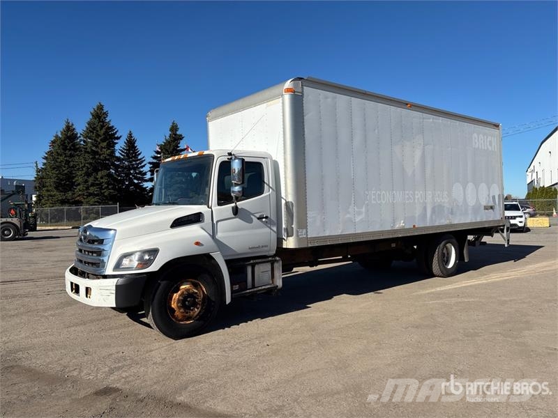 Hino 268 Samochody ciężarowe ze skrzynią zamkniętą