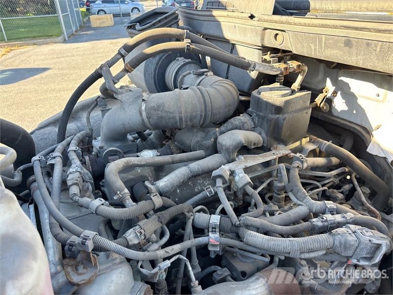 Hino 268 Bakwagens met gesloten opbouw