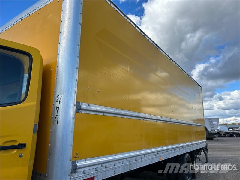 Hino 268 شاحنات ذات هيكل صندوقي