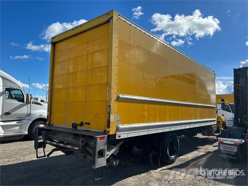 Hino 268 شاحنات ذات هيكل صندوقي