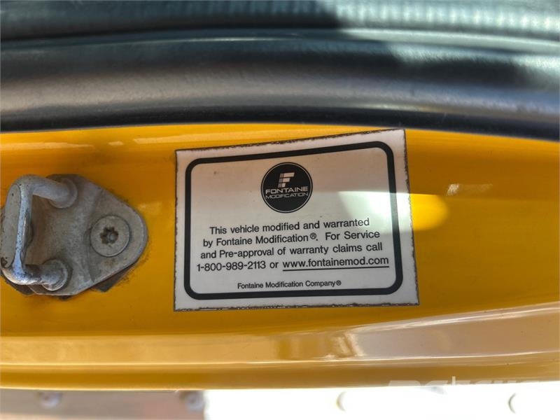 Hino 268 شاحنات ذات هيكل صندوقي