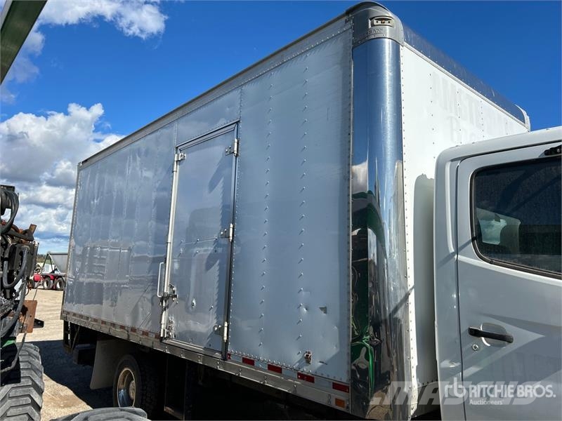 Hino 268 Camiões de caixa fechada