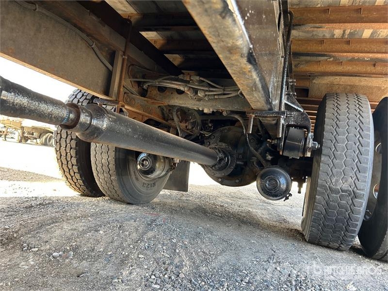 Hino 268 شاحنات ذات هيكل صندوقي
