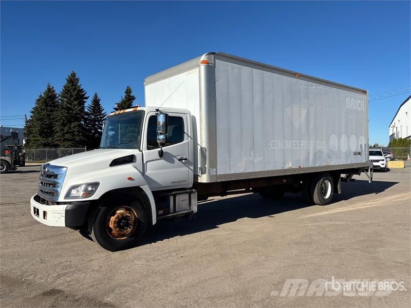 Hino 268 Samochody ciężarowe ze skrzynią zamkniętą