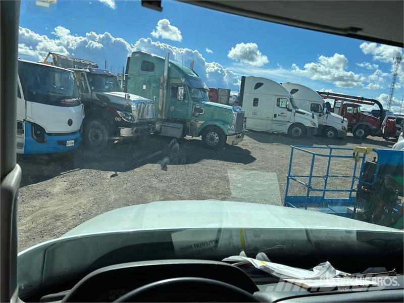 Hino 268 Camiões de caixa fechada