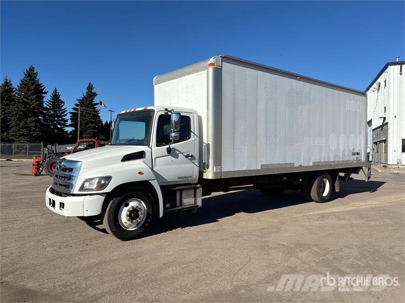 Hino 268 Samochody ciężarowe ze skrzynią zamkniętą