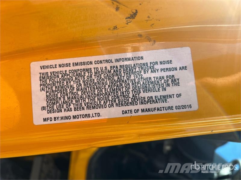 Hino 268 شاحنات ذات هيكل صندوقي