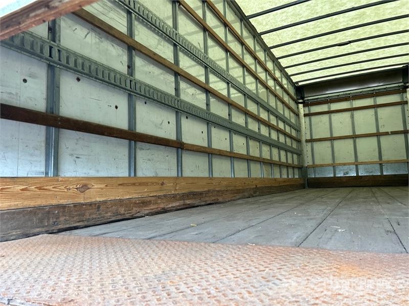 Hino 268 شاحنات ذات هيكل صندوقي