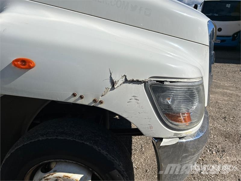 Hino 268 Camiões de caixa fechada
