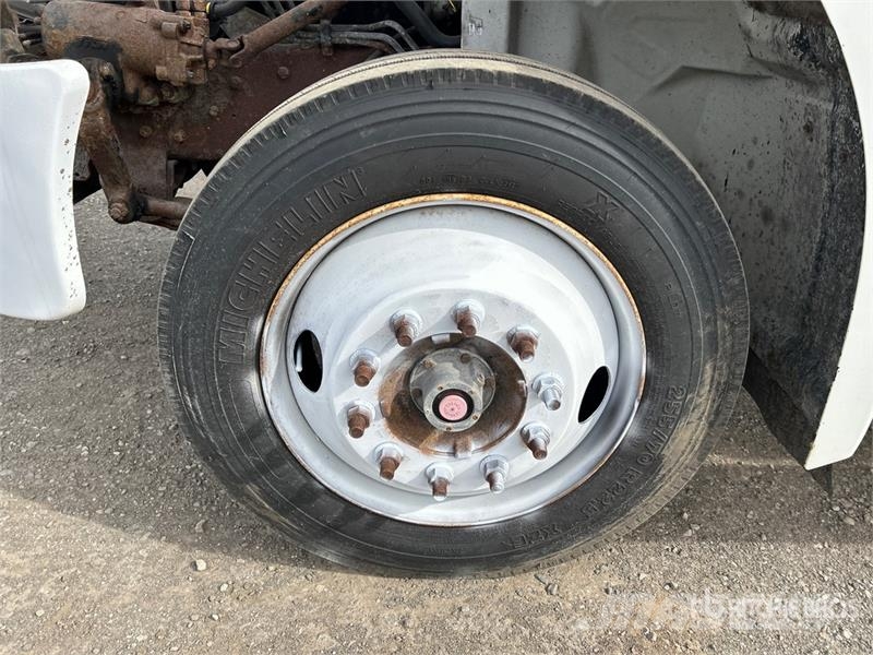 Hino 308 Bakwagens met gesloten opbouw
