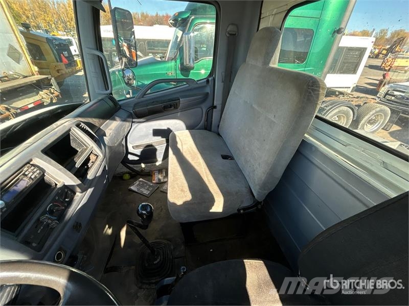 Hino 308 4x2 S/A Day Cab Truck Tractor Ciągniki siodłowe