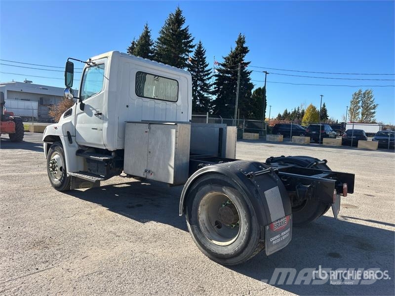 Hino 308 4x2 S/A Day Cab Truck Tractor Ciągniki siodłowe