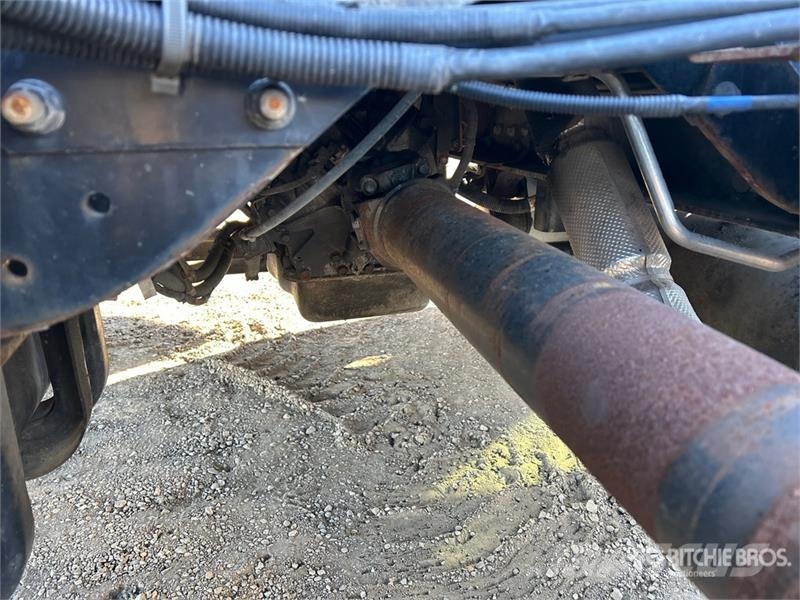 Hino 338 Kabine i unutrašnjost