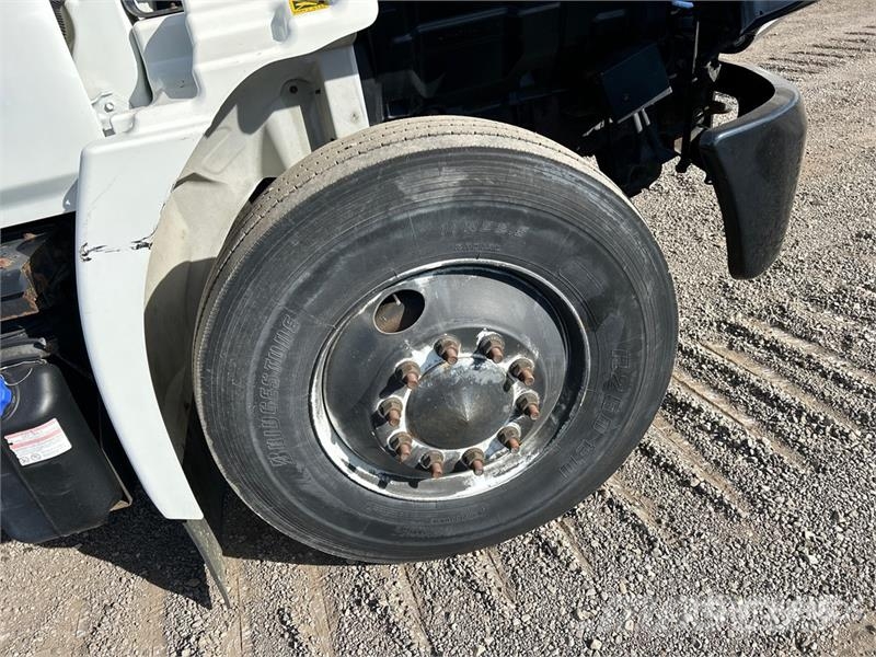 Hino 338 Седельные тягачи
