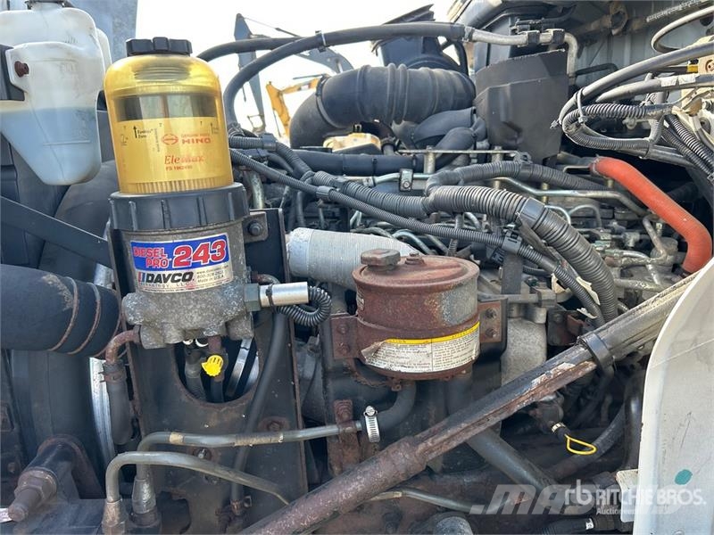 Hino 338 Седельные тягачи