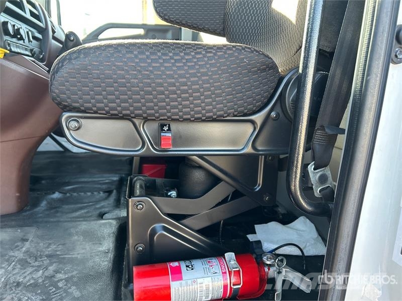 Hino 338 Kabine i unutrašnjost