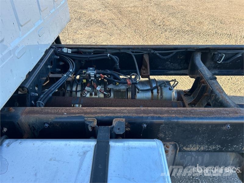 Hino 338 Kabine i unutrašnjost