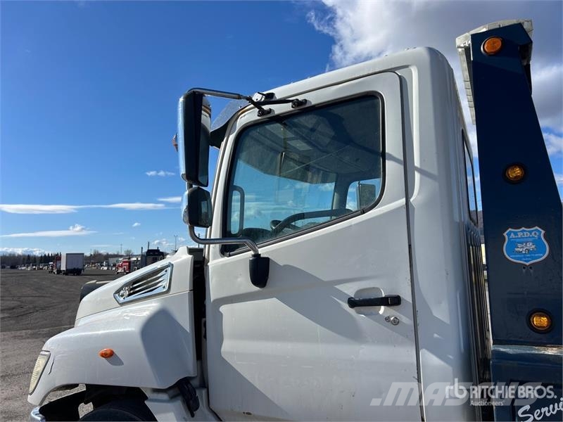 Hino 338 Bergungsfahrzeuge