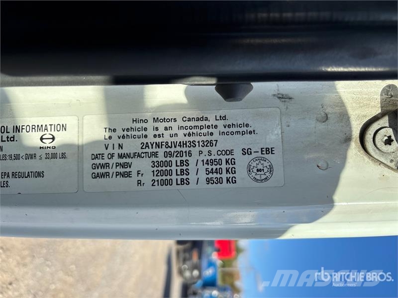 Hino 338 Kabine i unutrašnjost
