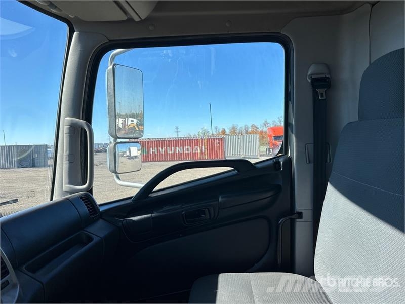 Hino 338 Isotermos y frigoríficos