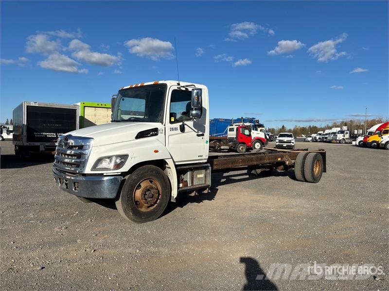 Hino 338 Kabine i unutrašnjost
