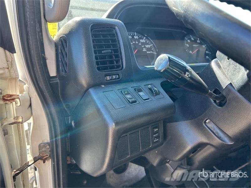 Hino 338 Isotermos y frigoríficos