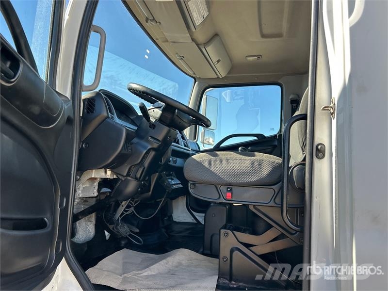 Hino 338 Isotermos y frigoríficos