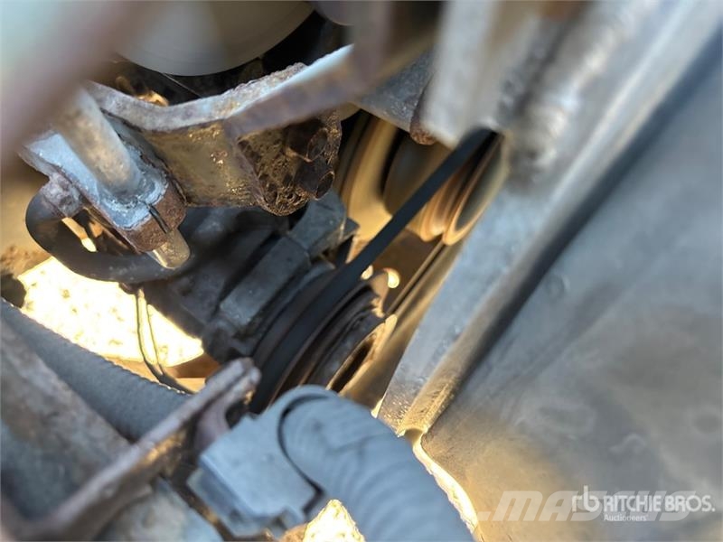 Hino 338 Kabine i unutrašnjost