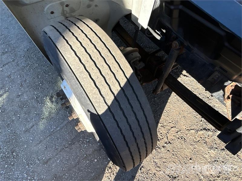 Hino 338 Kabine i unutrašnjost