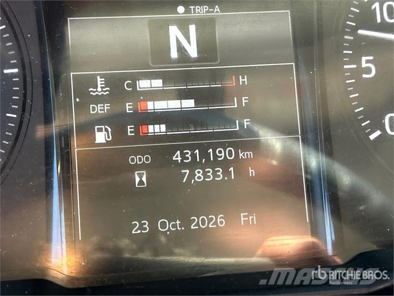 Hino 338 Kabine i unutrašnjost