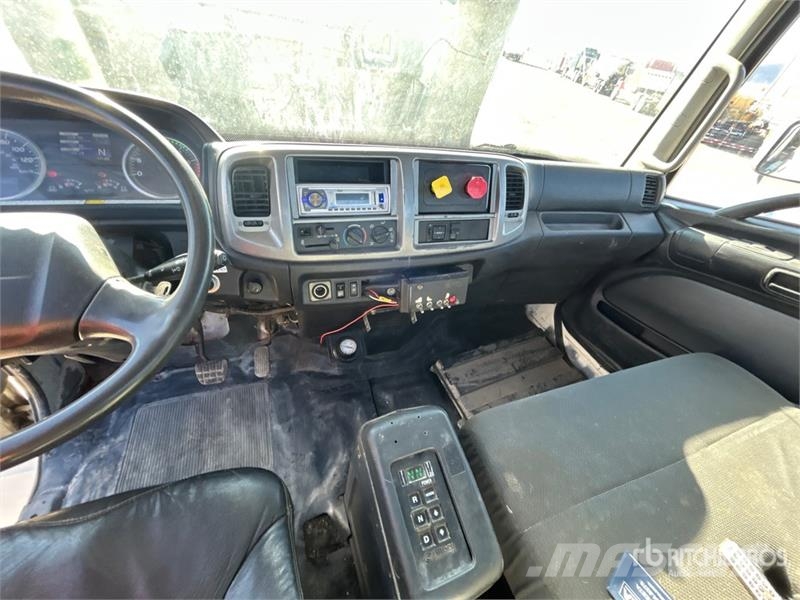 Hino 338 Bergungsfahrzeuge
