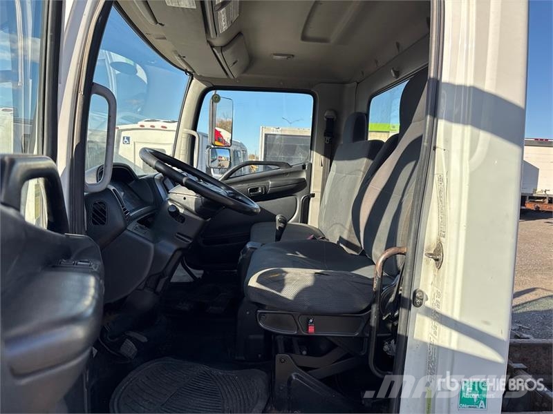 Hino 338 Kabine i unutrašnjost