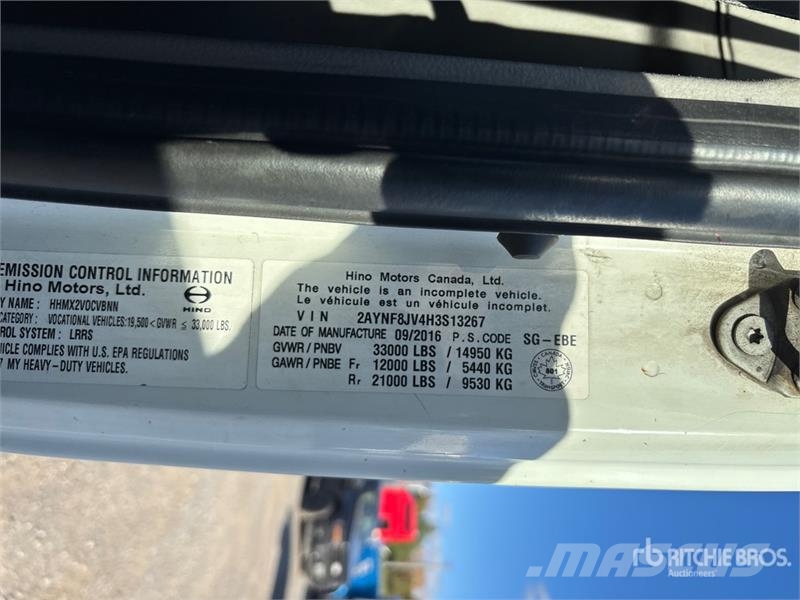 Hino 338 Kabine i unutrašnjost