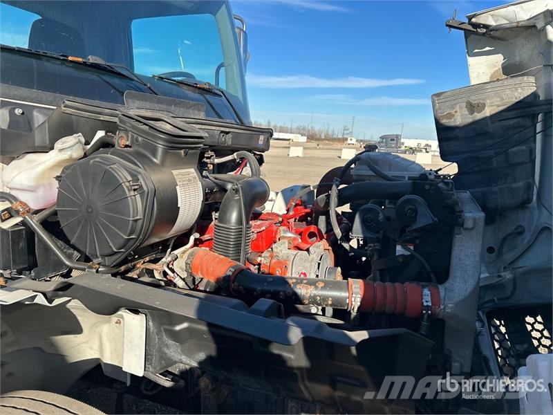 Hino 338 Kabine i unutrašnjost