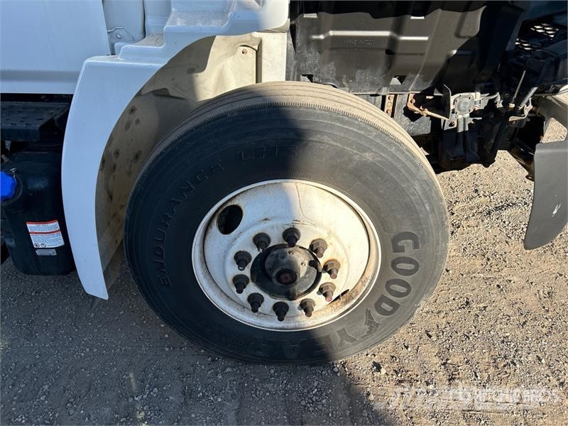 Hino 338 Kabine i unutrašnjost