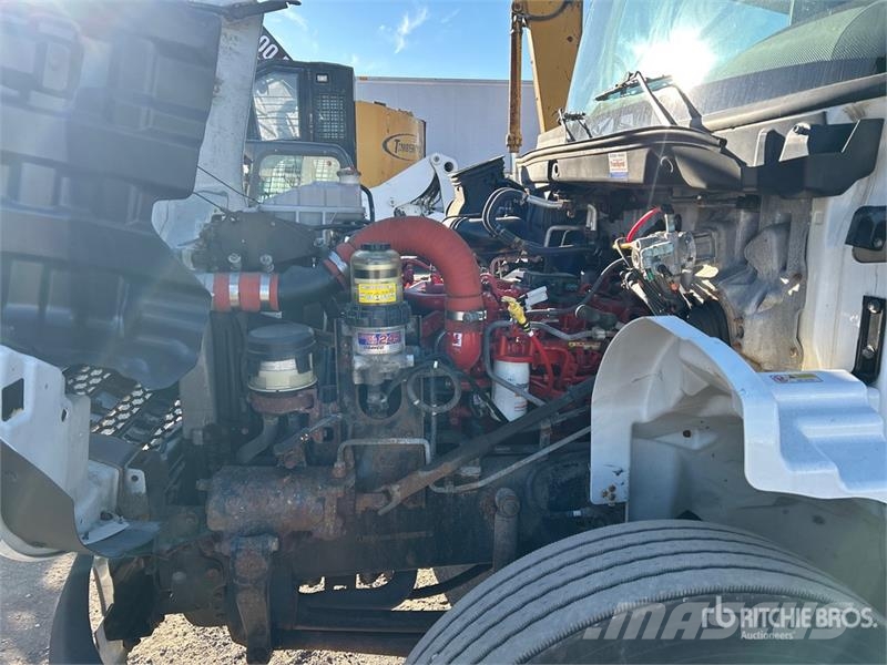 Hino 338 Kabine i unutrašnjost