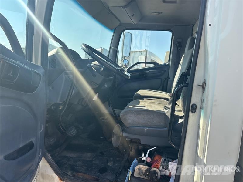 Hino 338 Skåpbilar