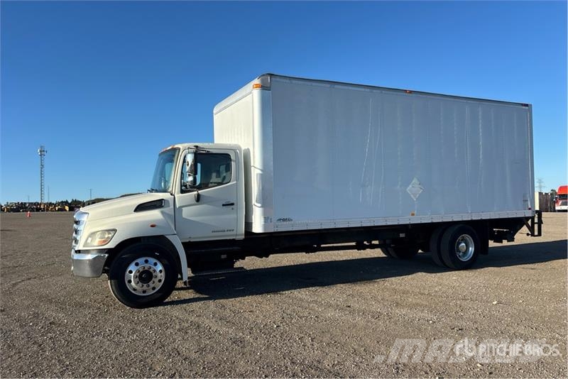 Hino 338 4x2 Van Truck Kofferaufbau