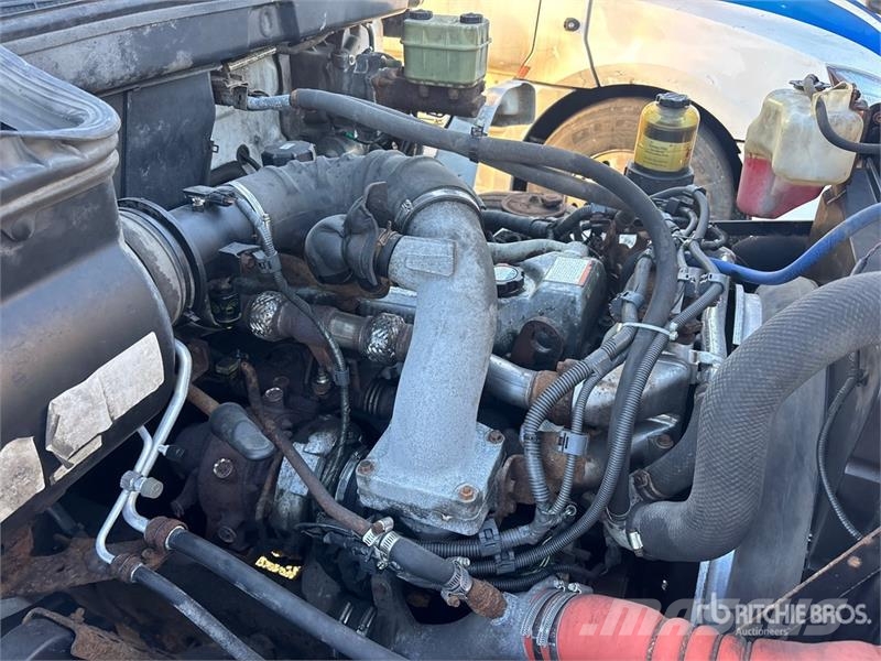 Hino 338 4x2 Van Truck Kofferaufbau