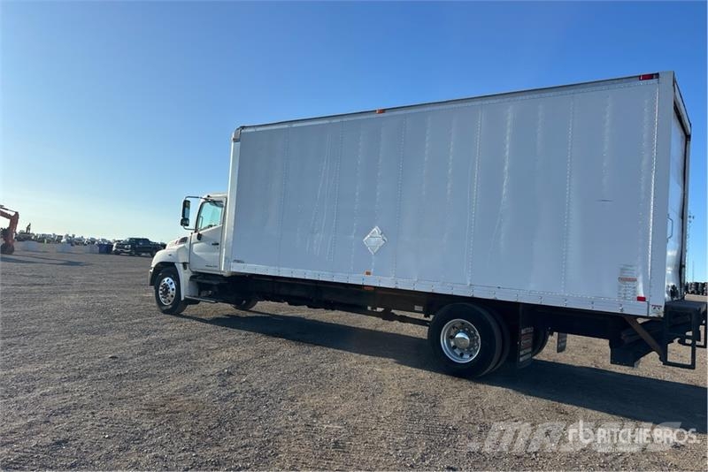 Hino 338 4x2 Van Truck Kofferaufbau