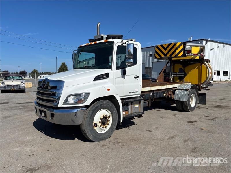 Hino 358 4x2 Attenuator Truck Municipal / general purpose vehicles