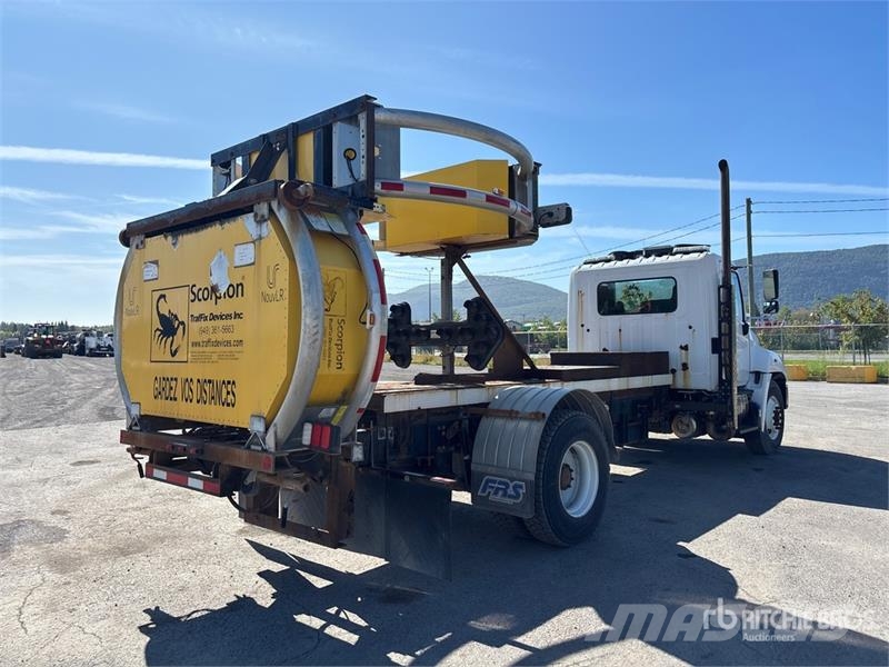 Hino 358 4x2 Attenuator Truck Municipal / general purpose vehicles