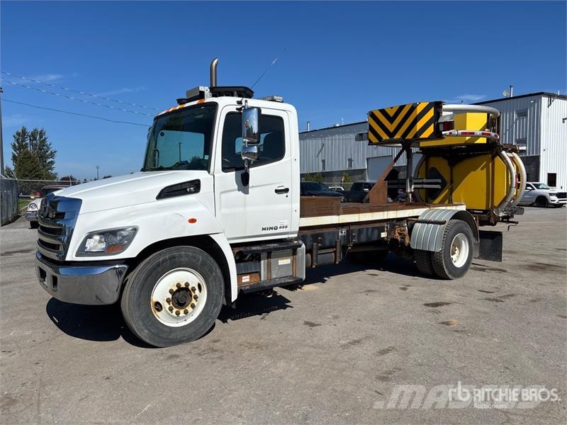 Hino 358 4x2 Attenuator Truck Municipal / general purpose vehicles